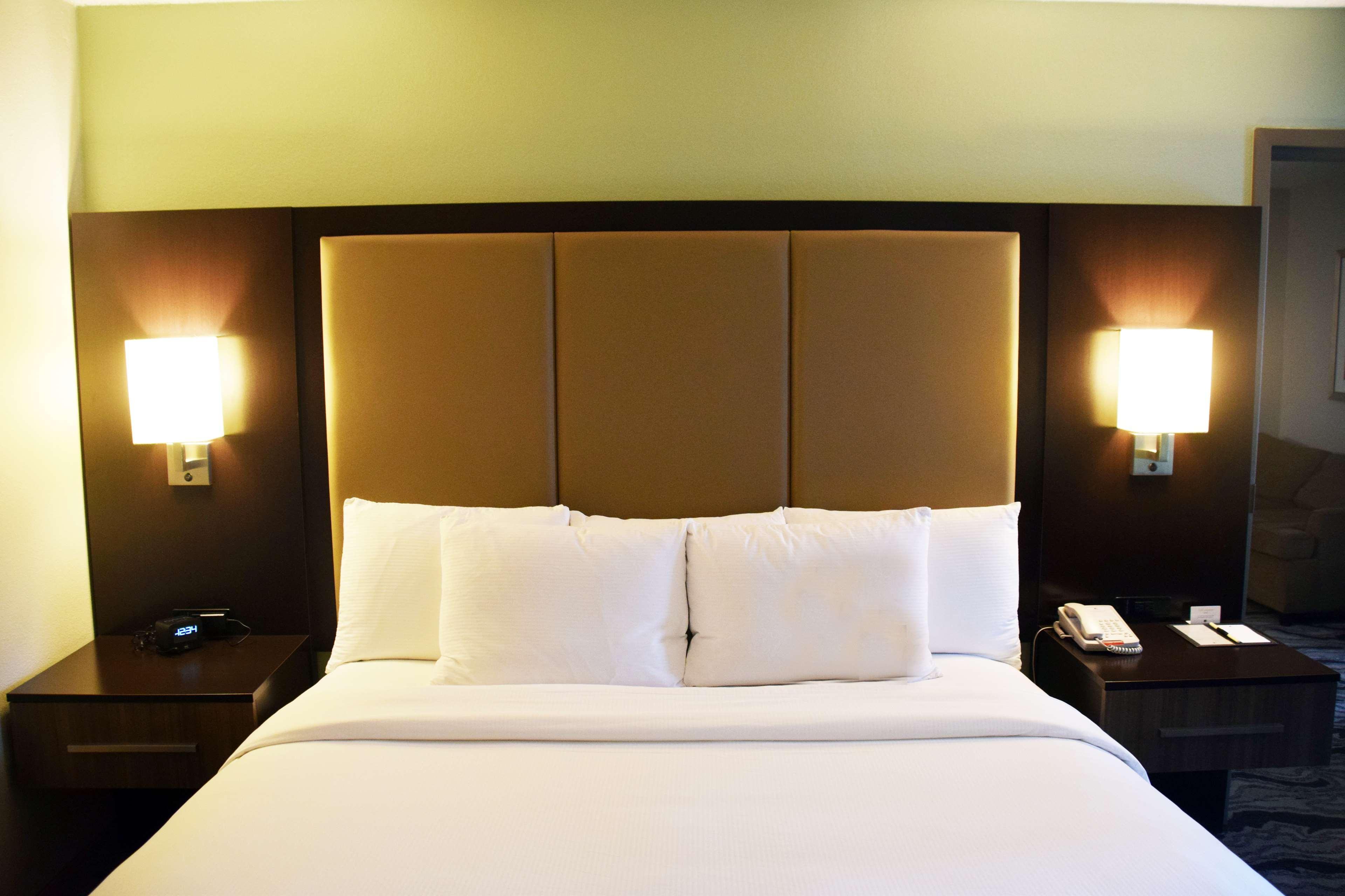 Doubletree By Hilton Downtown Hotel 4*