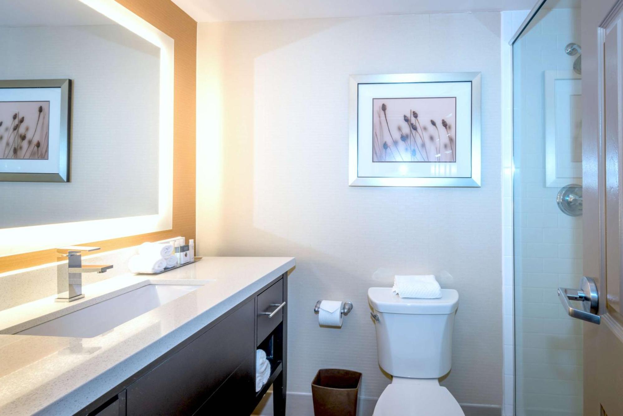 Doubletree By Hilton Downtown 4*