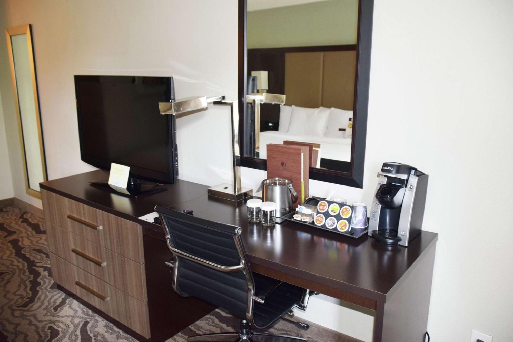 Doubletree By Hilton Downtown Hotel 4*
