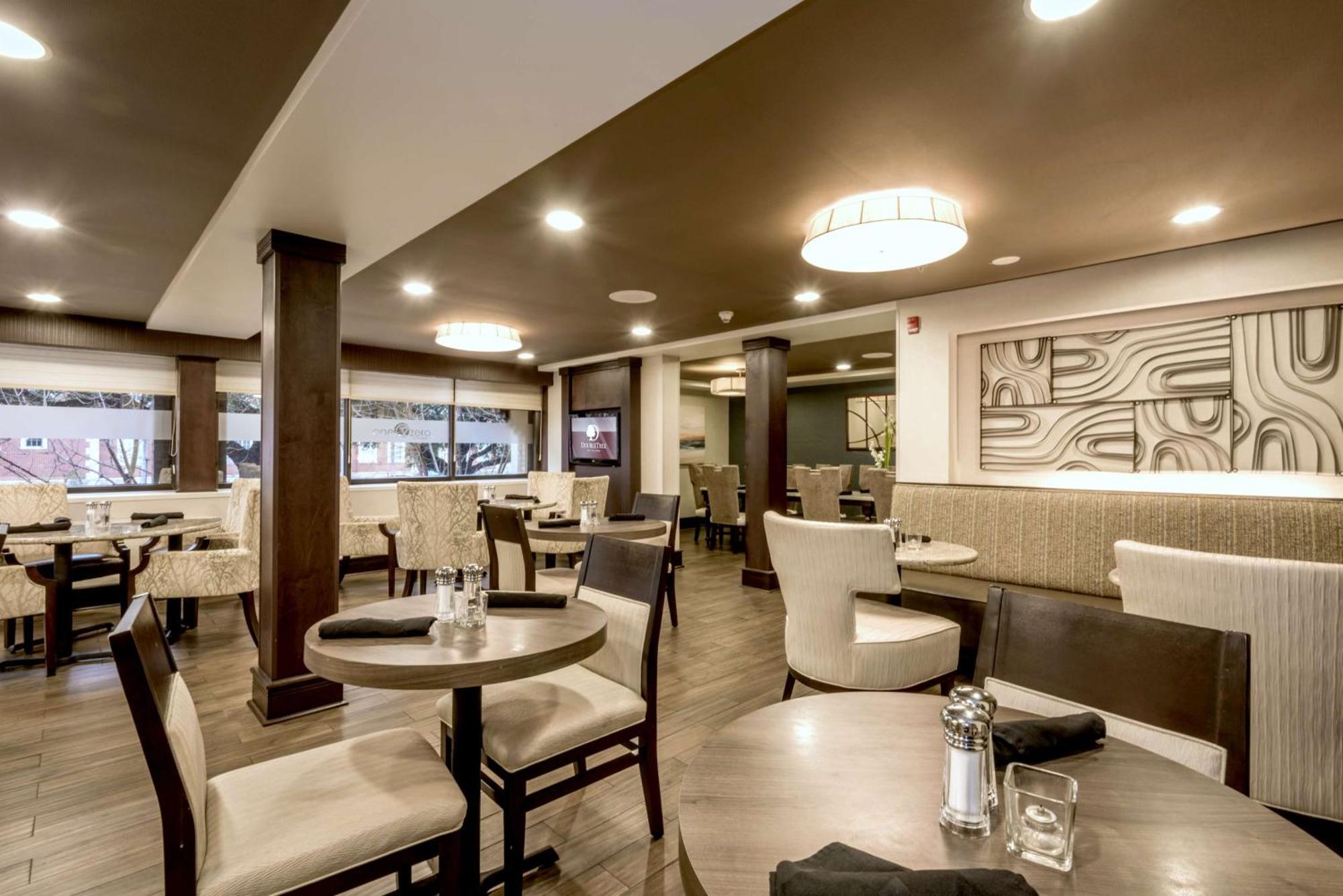 Doubletree By Hilton Downtown Hotel 4*